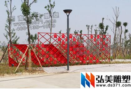 雕塑厂家弘美雕塑介绍不锈钢雕塑在园林景观的应用