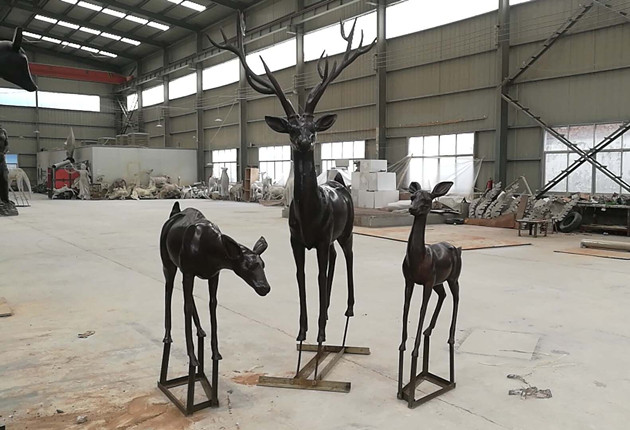 园林铸铜鹿雕塑